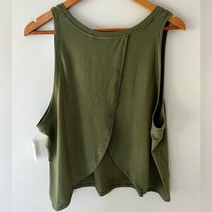 NWT GapFit Breathe XL Athletic Workout Tank Top Olive Green Open Cross Back